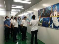<b><font color='#0000FF'>东莞市委书记肖亚非一行参观考察郑州孟勇照明工程有限公司半导体</font></b>